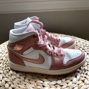 EUC Nike Women’s Air Jordan 1 Mid SE - Pink/White